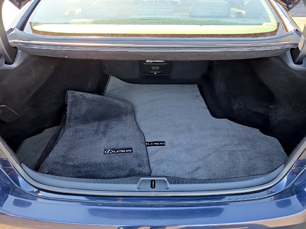 Used 2011 Lexus LS 460 AWD w/ Luxury Value Edition image 28