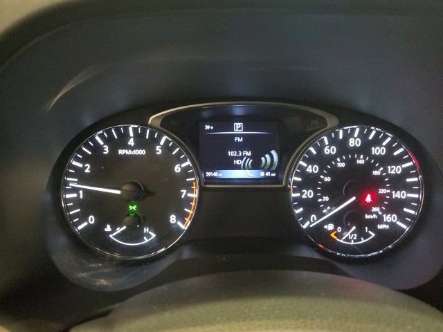 Used 2020 Nissan Pathfinder SV image 16