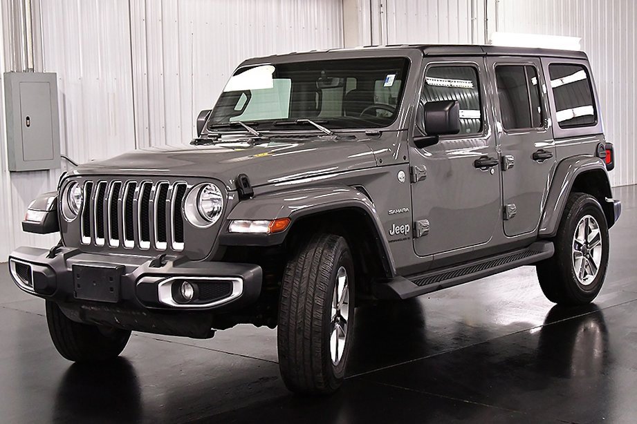 Used 2023 Jeep Wrangler Sahara image 3