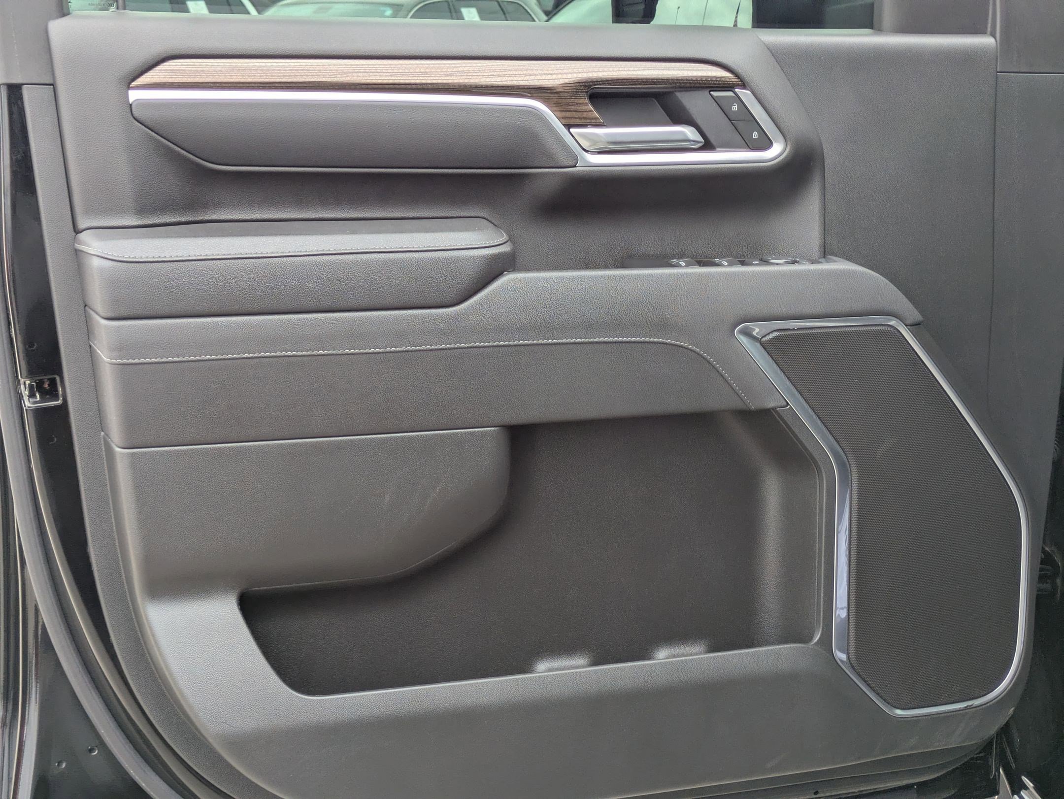 Used 2025 Chevrolet Silverado 2500 LT image 11