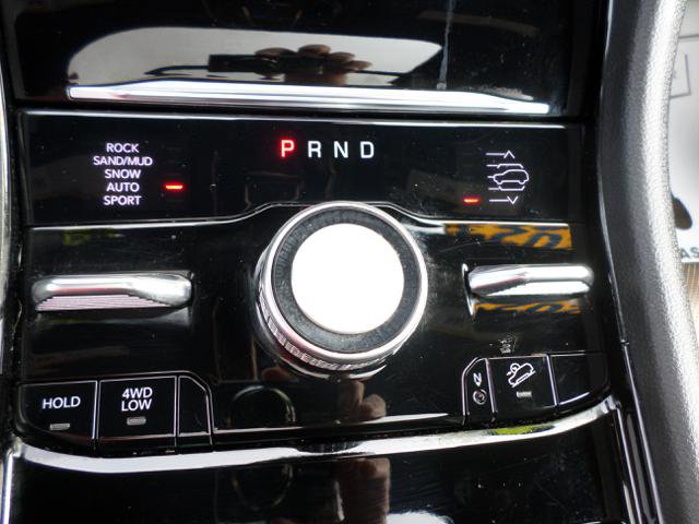 Used 2022 Jeep Grand Cherokee Overland w/ Adv Protech Group III image 16