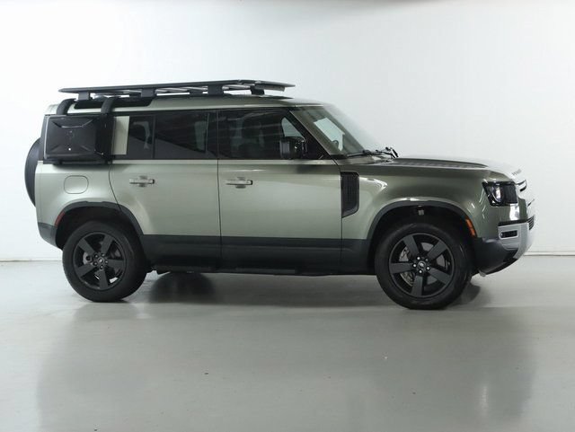 Certified 2022 Land Rover Defender 110 SE AWD/4WD image 11
