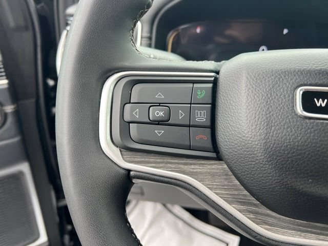 Used 2024 Jeep Wagoneer L Series II w/ Flexible Seating Group AWD/4WD image 14