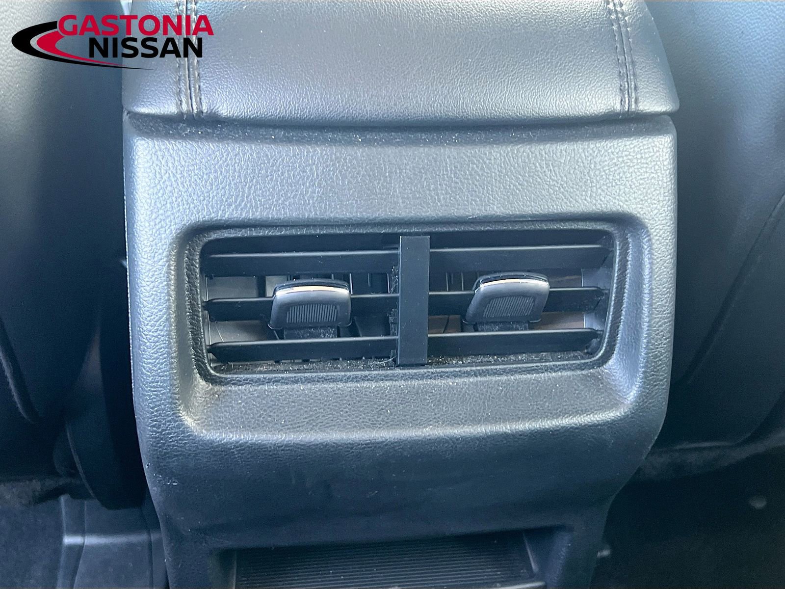 Used 2024 Ford Edge SEL image 33