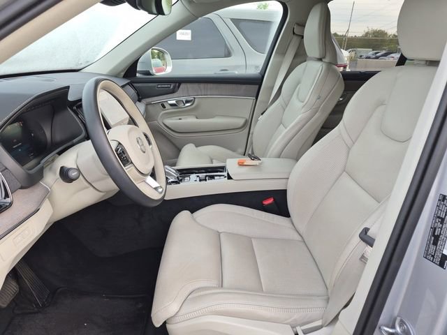 Certified 2025 Volvo XC90 T8 Ultra AWD/4WD image 5
