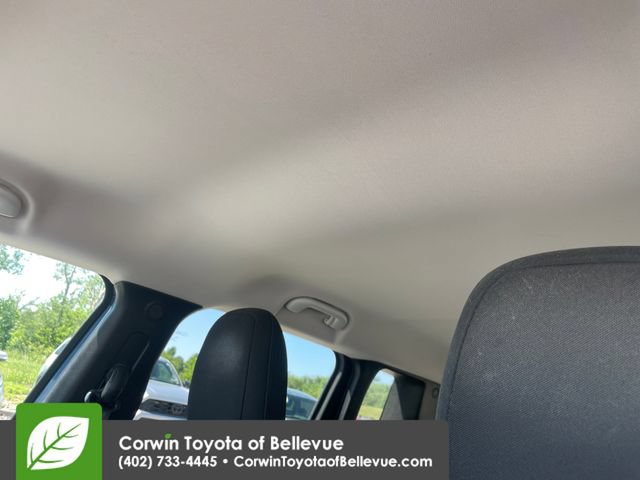 Used 2016 Jeep Renegade Latitude w/ Cold Weather Group AWD/4WD image 24