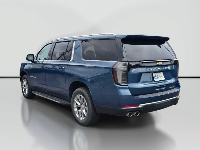 Used 2025 Chevrolet Suburban Premier AWD/4WD image 3