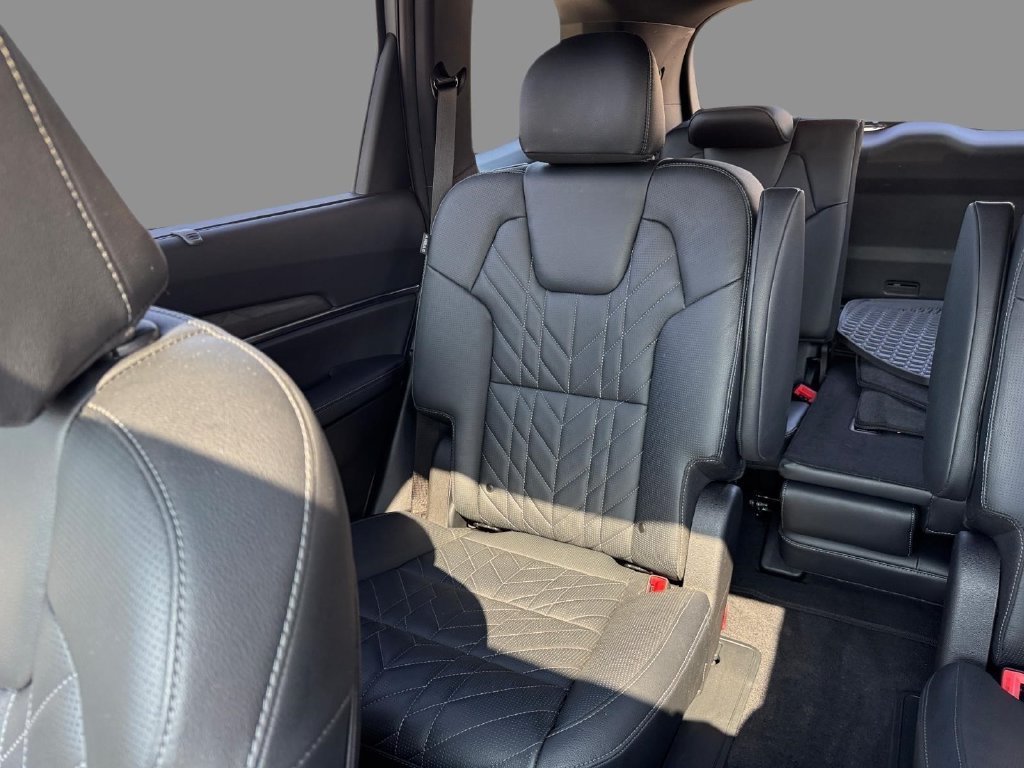 Used 2025 Kia Telluride EX X-Line AWD/4WD image 16