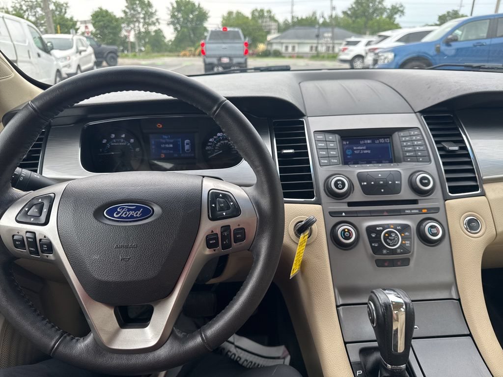 Used 2016 Ford Taurus SEL FWD image 14