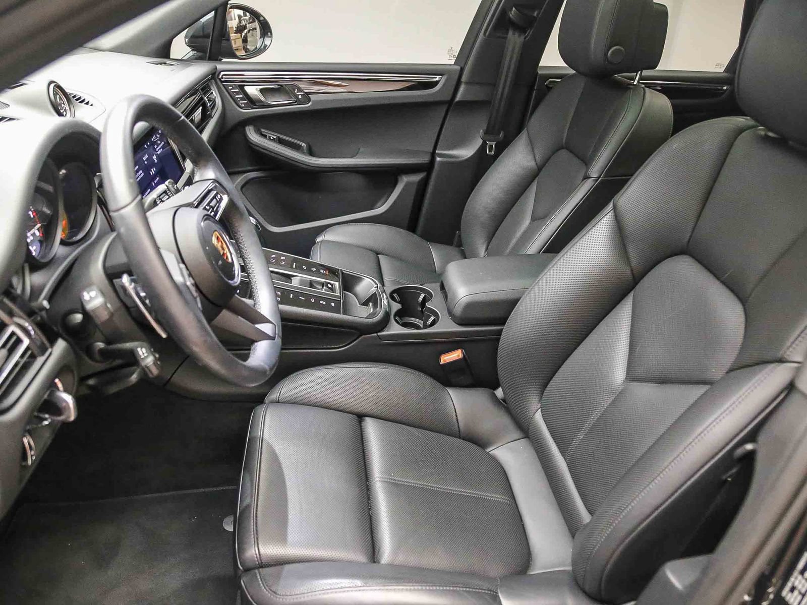 Certified 2025 Porsche Macan S AWD/4WD image 22