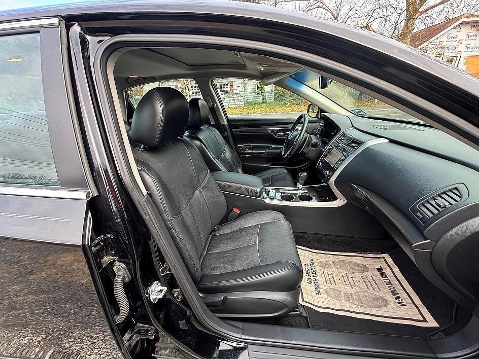 Used 2014 Nissan Altima 3.5 SL w/ Technology Package image 14