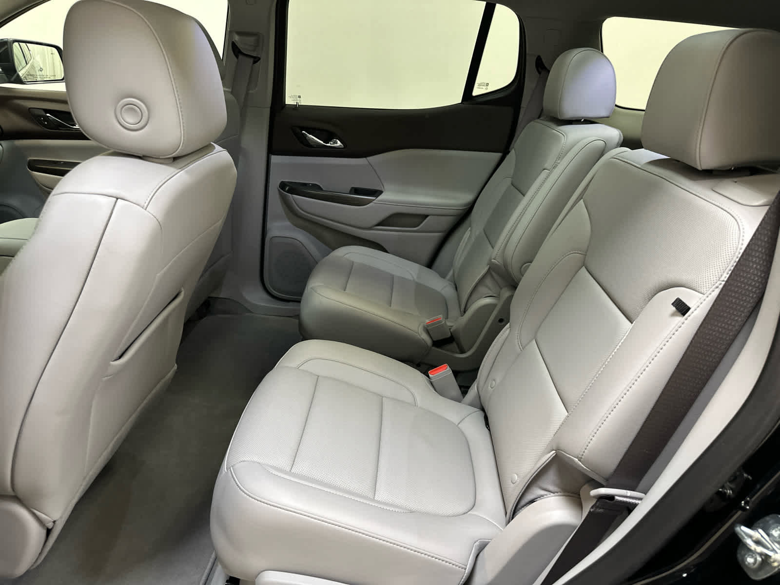 Used 2023 GMC Acadia SLT w/ Preferred Package AWD/4WD image 6