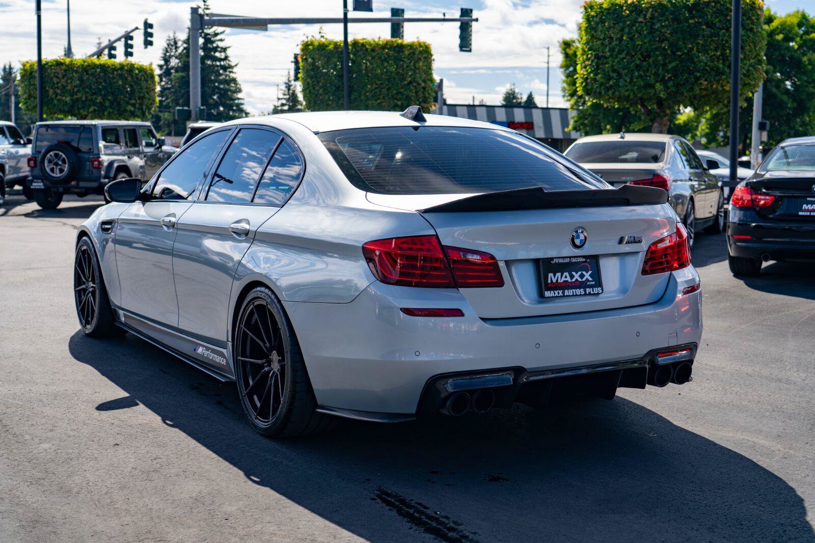 Used 2014 BMW M5 RWD image 10