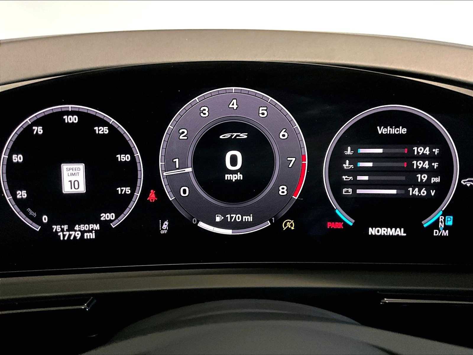 Used 2025 Porsche Cayenne GTS w/ Premium Package image 21