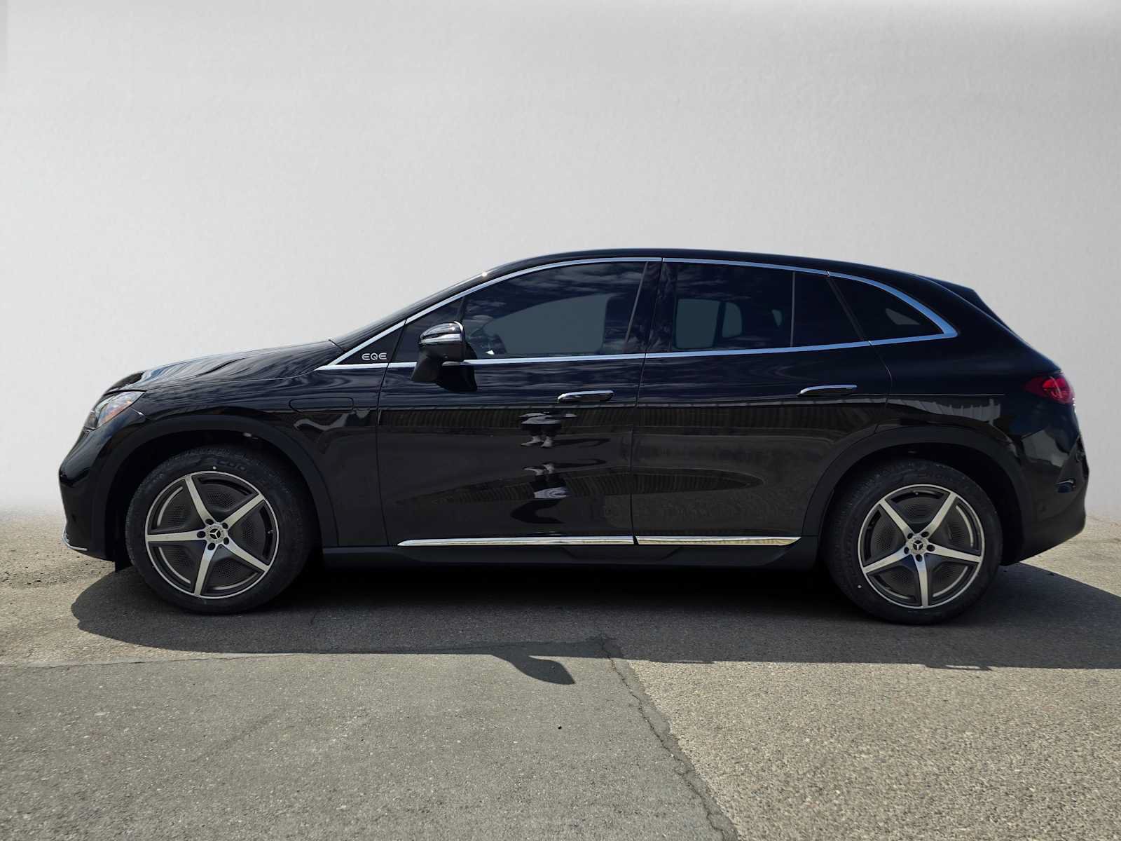 Used 2023 Mercedes-Benz EQE 350+ 4MATIC SUV image 6