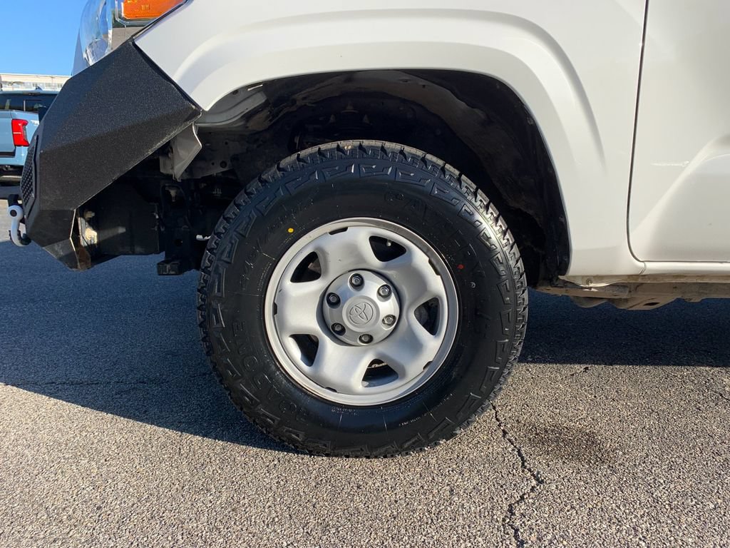 Used 2023 Toyota Tacoma SR AWD/4WD image 33
