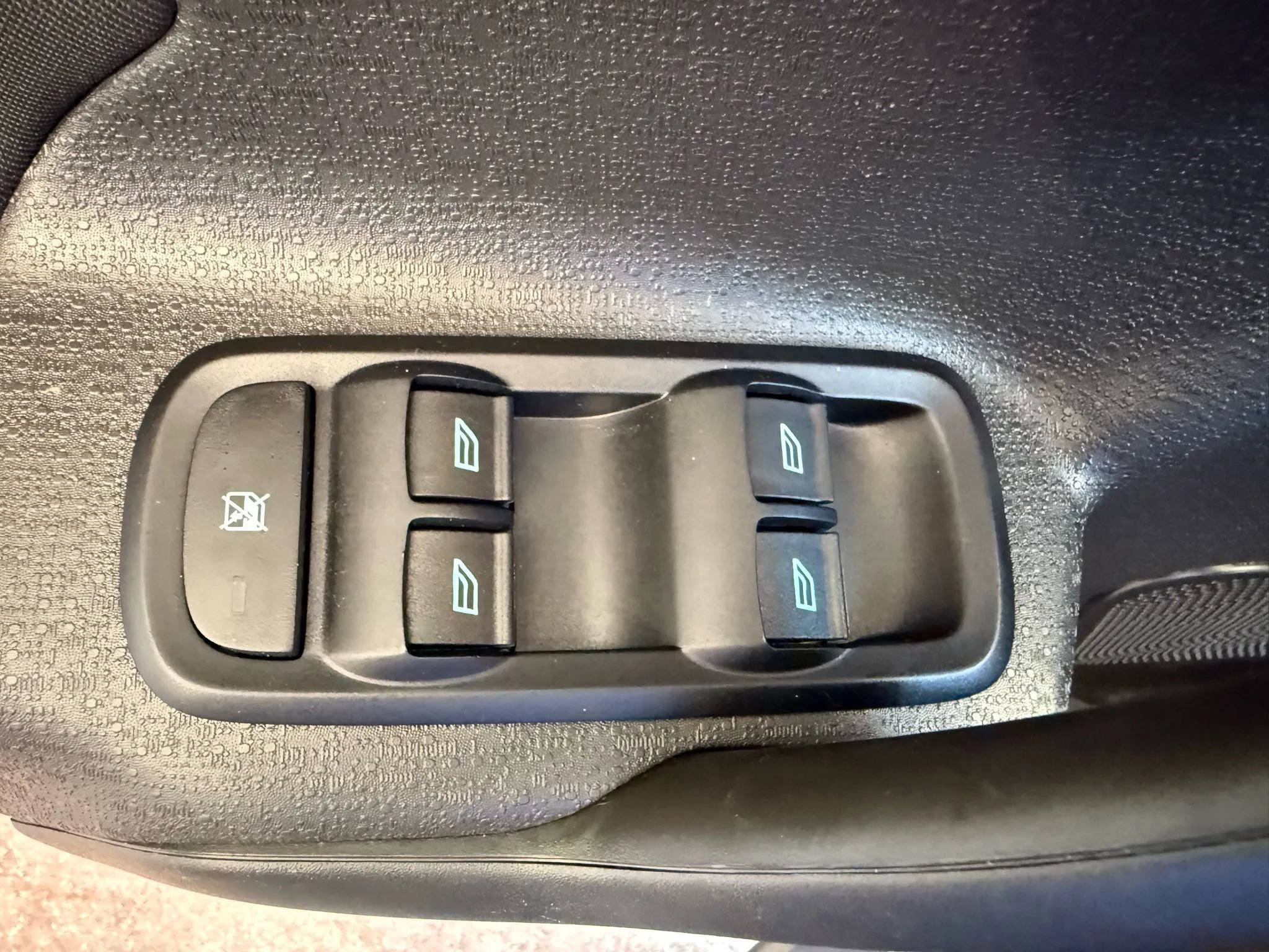 Used 2017 Ford Fiesta SE image 19