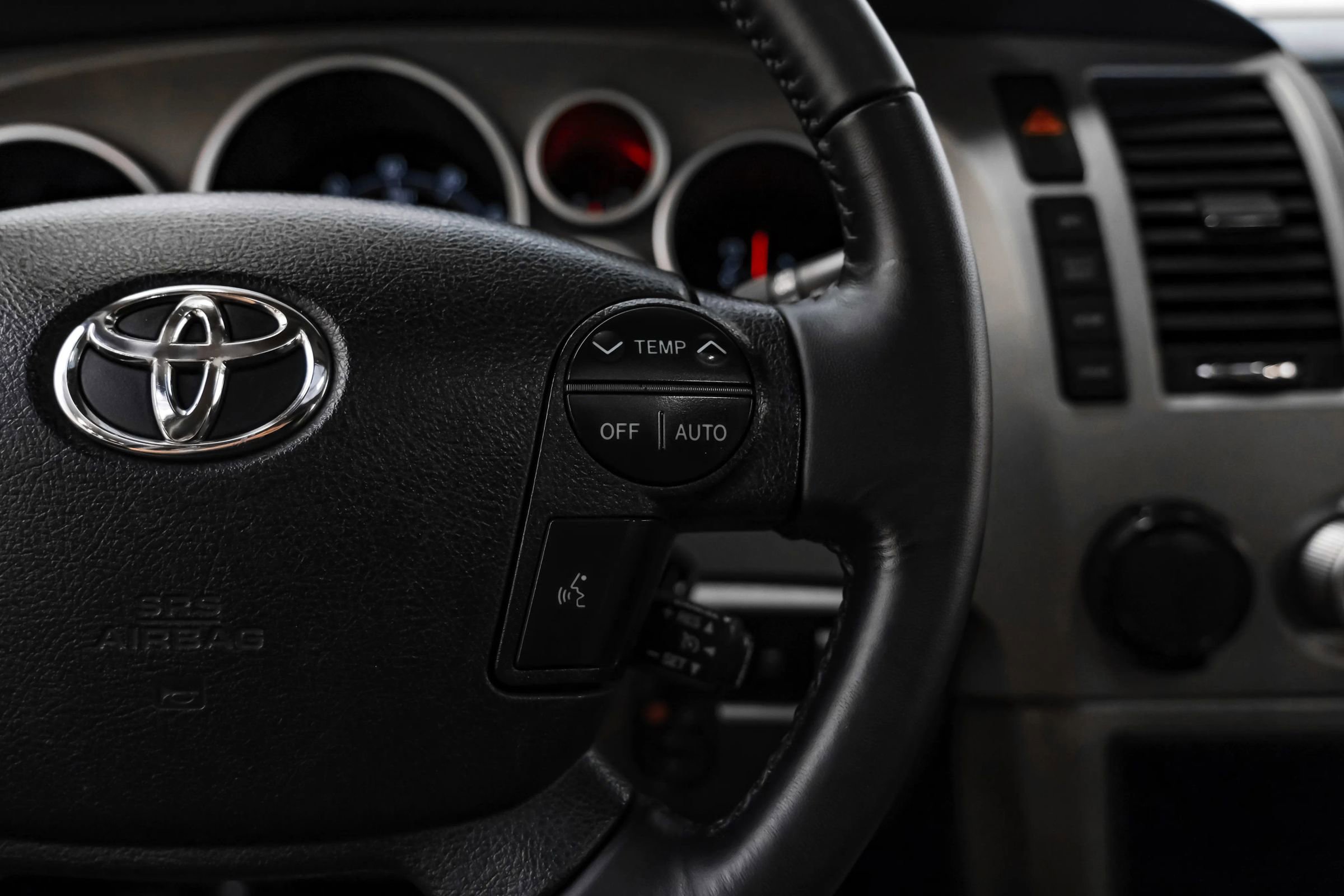 Used 2013 Toyota Sequoia Limited RWD image 13