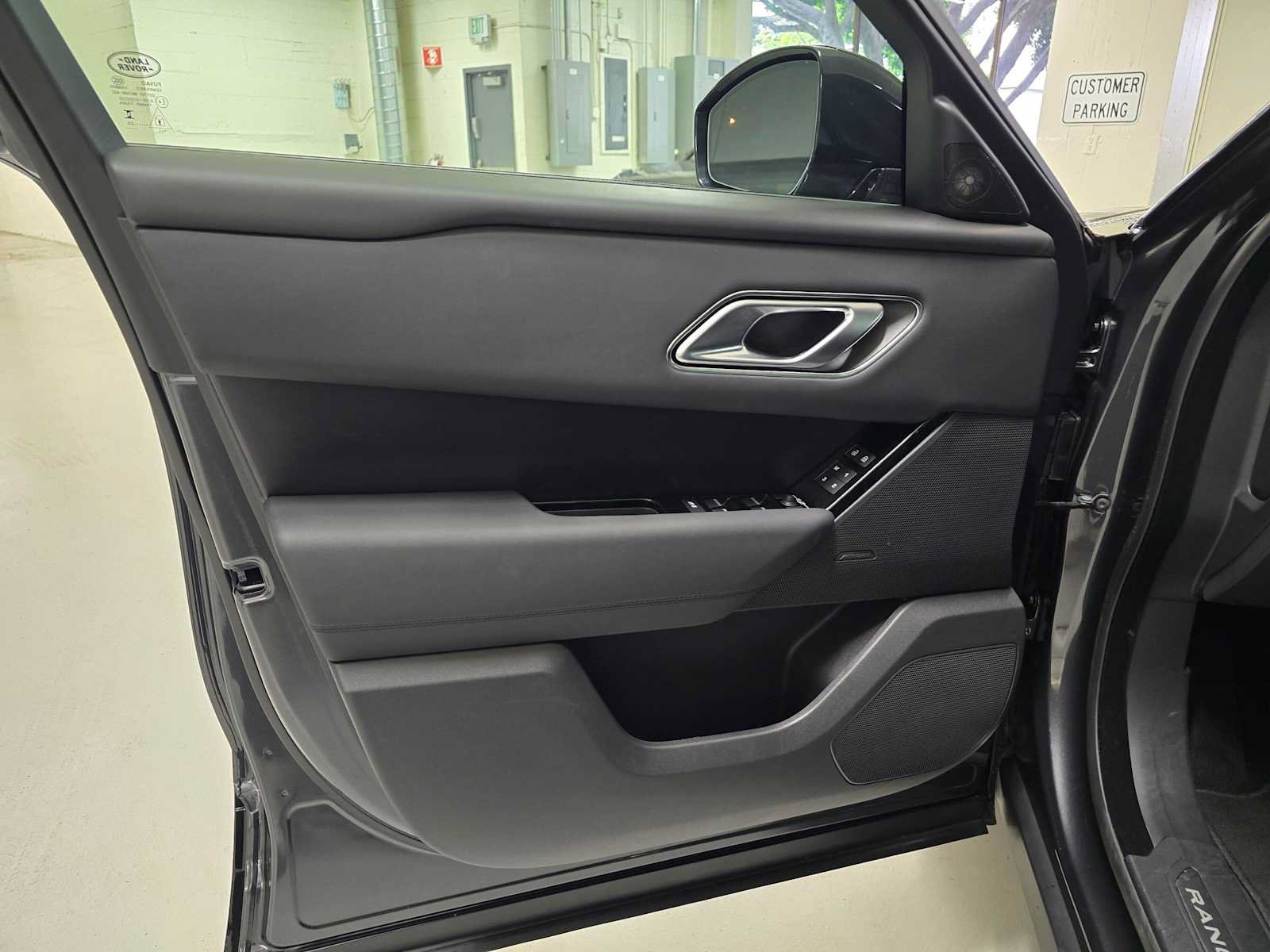 Used 2026 Land Rover Range Rover Velar Dynamic SE AWD/4WD image 19