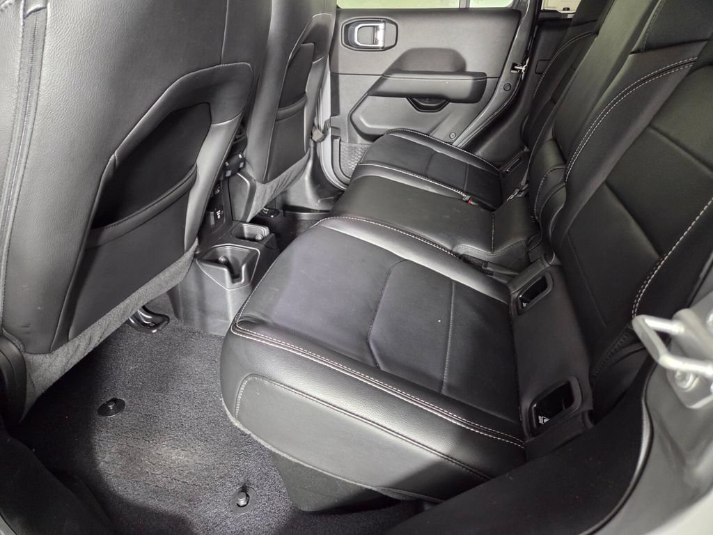 Used 2021 Jeep Gladiator Overland AWD/4WD image 24
