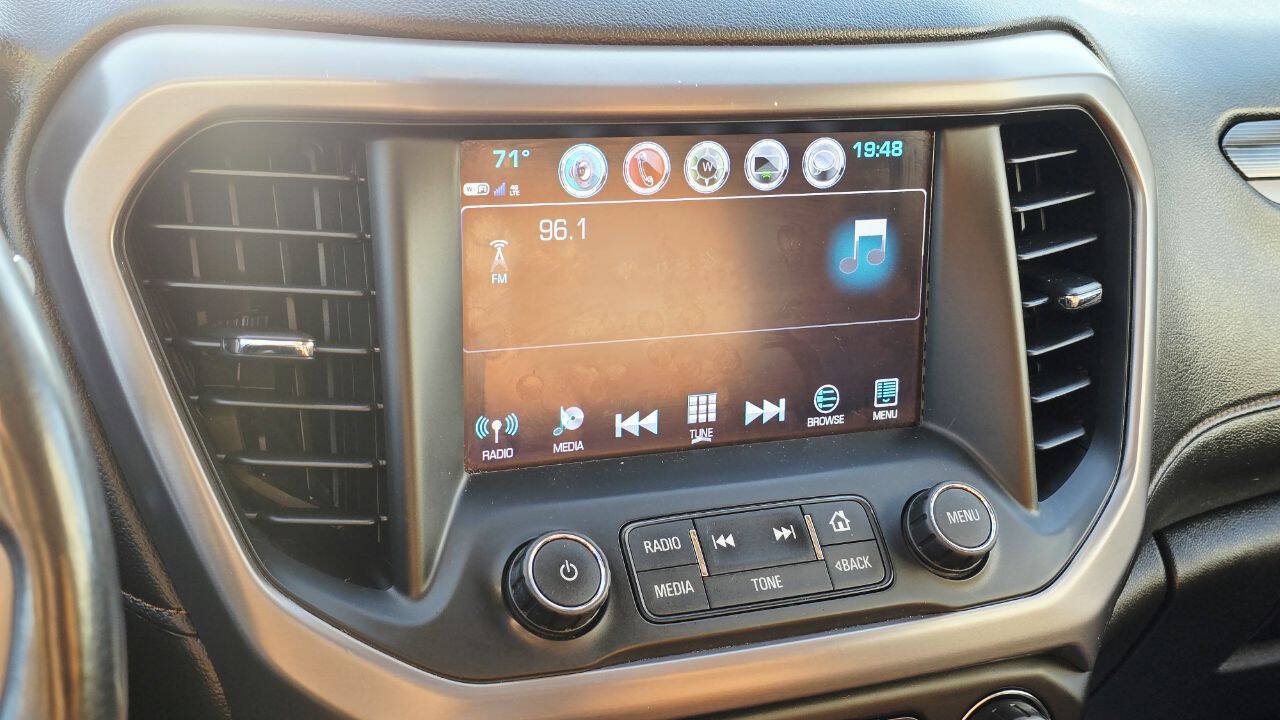 Used 2017 GMC Acadia SLT AWD/4WD image 18