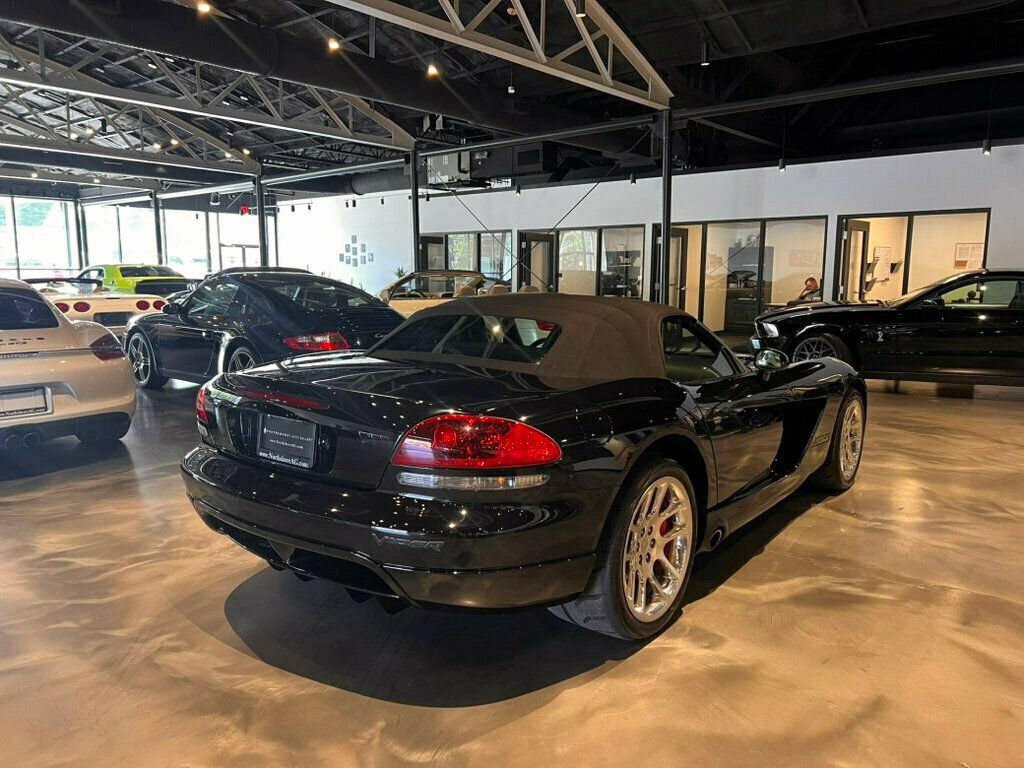 Used 2004 Dodge Viper SRT-10 RWD image 8