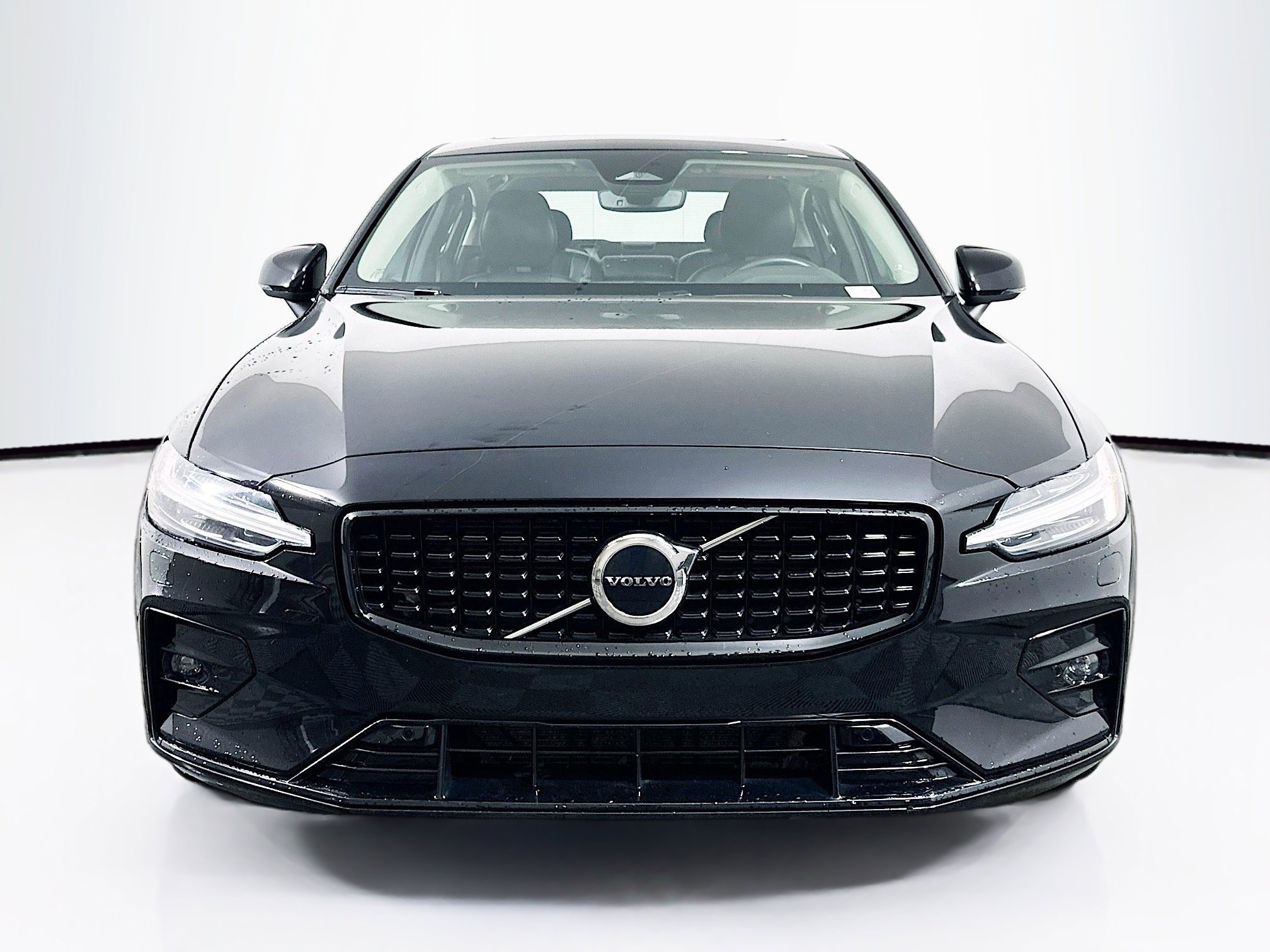 Used 2024 Volvo S60 B5 Core image 2