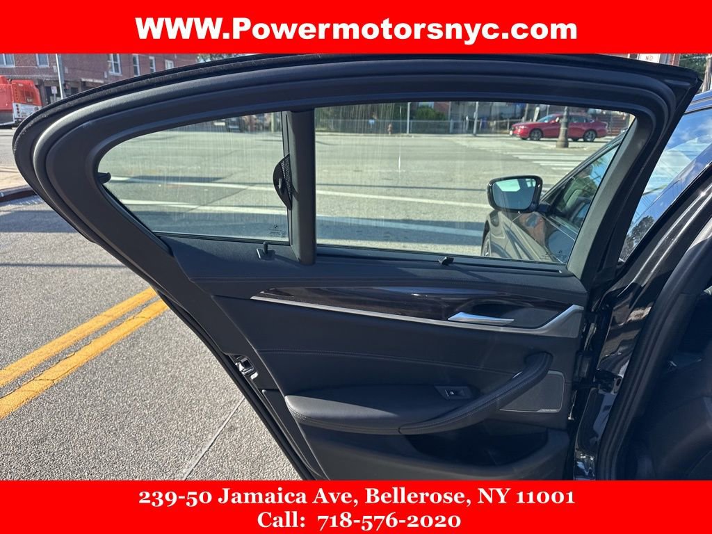 Used 2022 BMW M550i xDrive M550i xDrive w/ Executive Package image 25