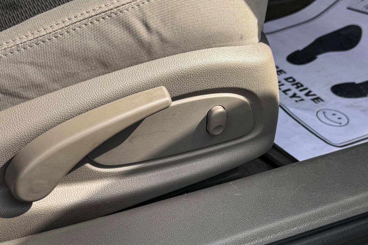 Used 2017 Chevrolet Impala LS image 13