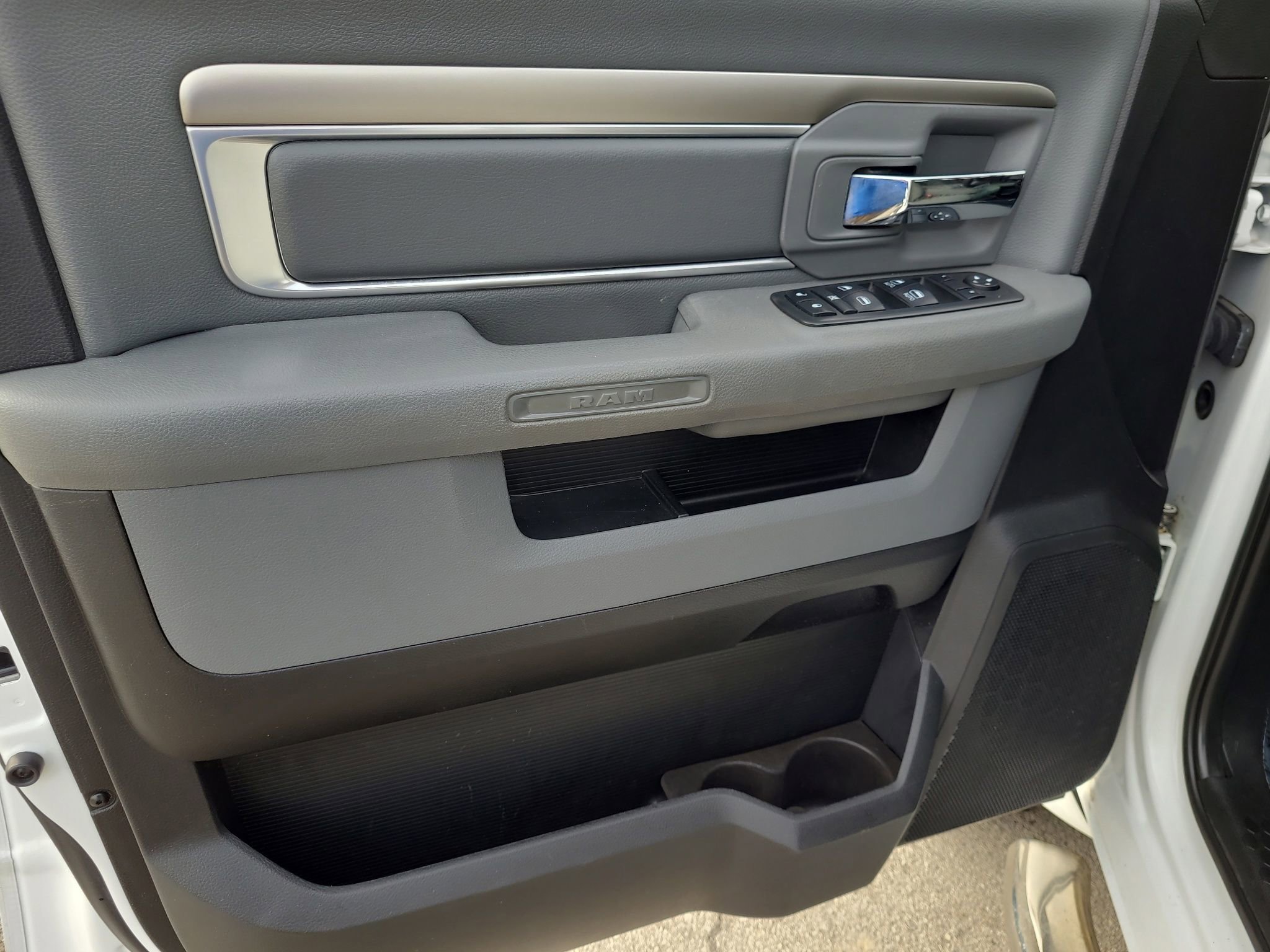 Used 2019 RAM 1500 Classic SLT image 12