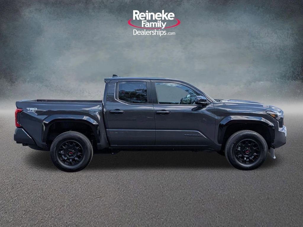 Used 2025 Toyota Tacoma TRD Sport AWD/4WD image 4