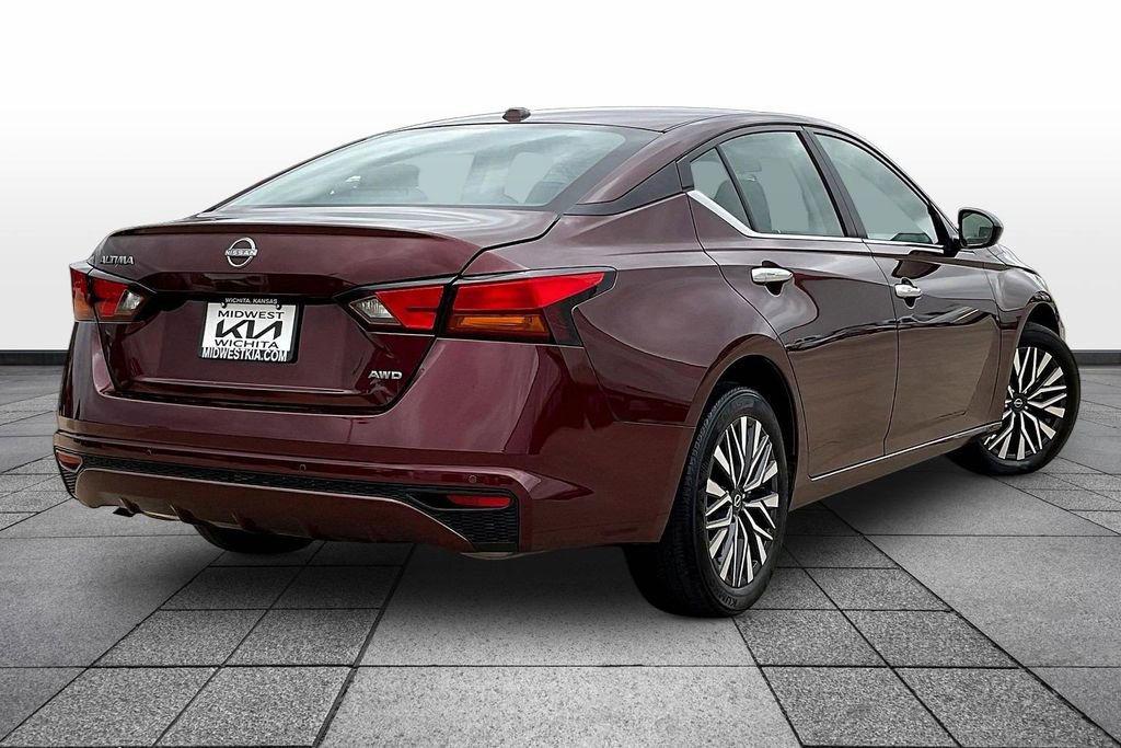Used 2025 Nissan Altima 2.5 SV image 13