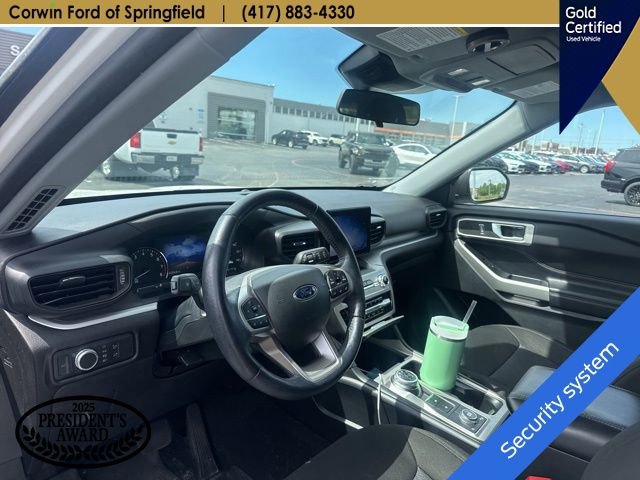Used 2022 Ford Explorer XLT AWD/4WD image 16