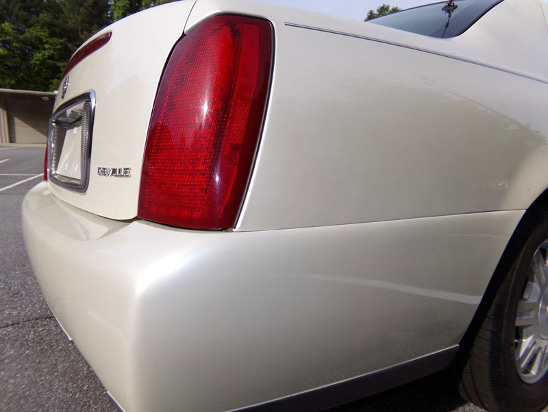 Used 2003 Cadillac De Ville Sedan w/ Comfort & Convenience Package image 10