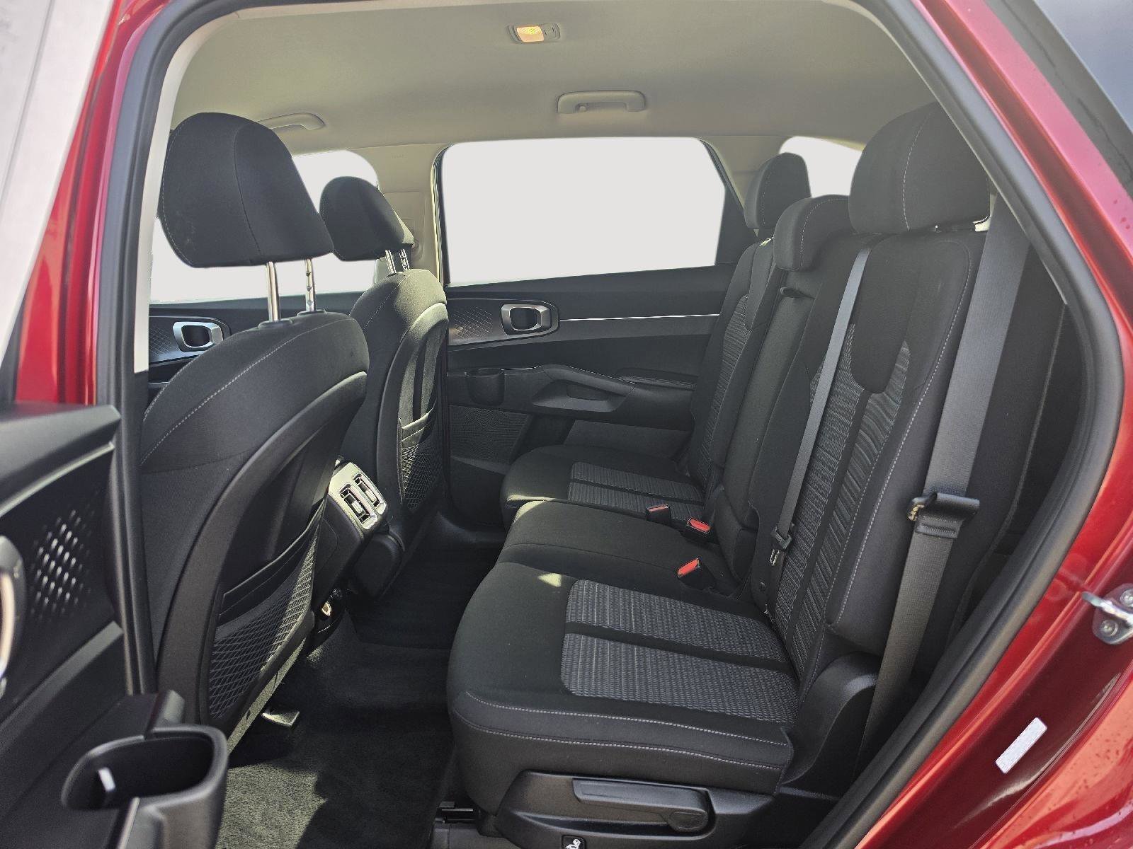 Used 2022 Kia Sorento LX image 15