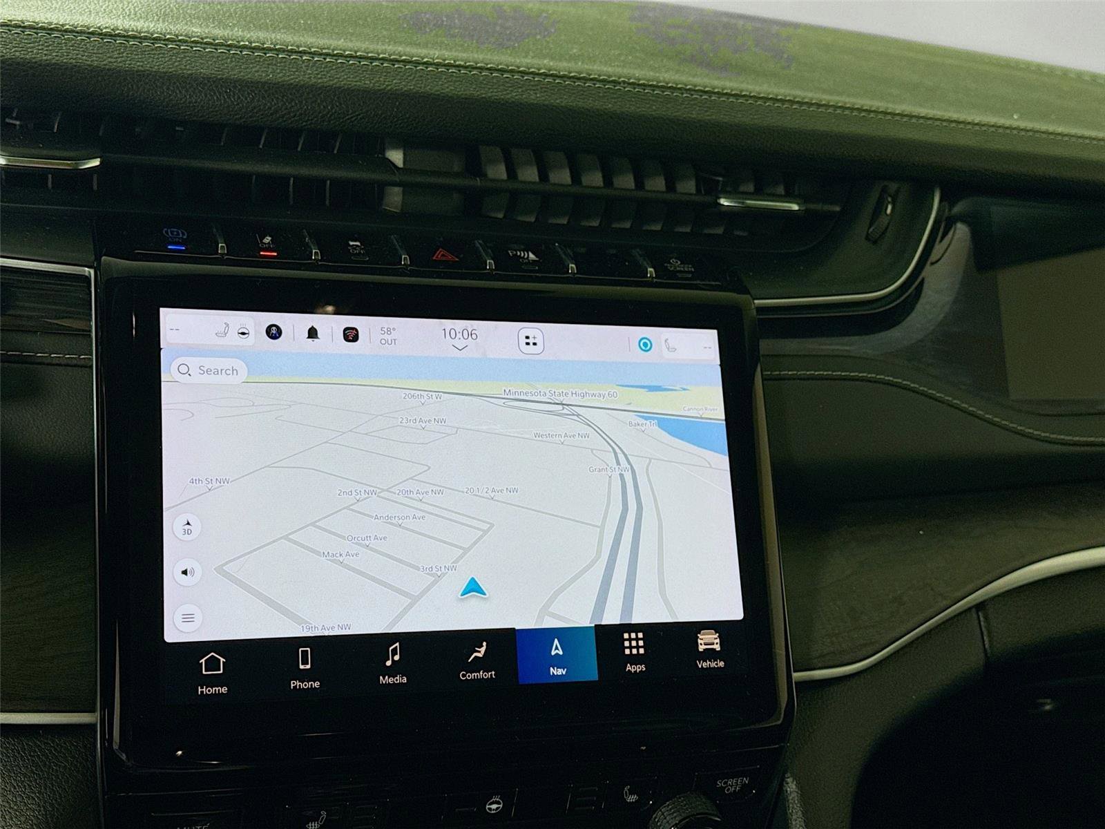 Used 2023 Jeep Grand Cherokee 4WD 4xe image 7