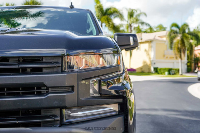 Used 2019 Chevrolet Silverado 1500 High Country w/ Technology Package AWD/4WD image 92