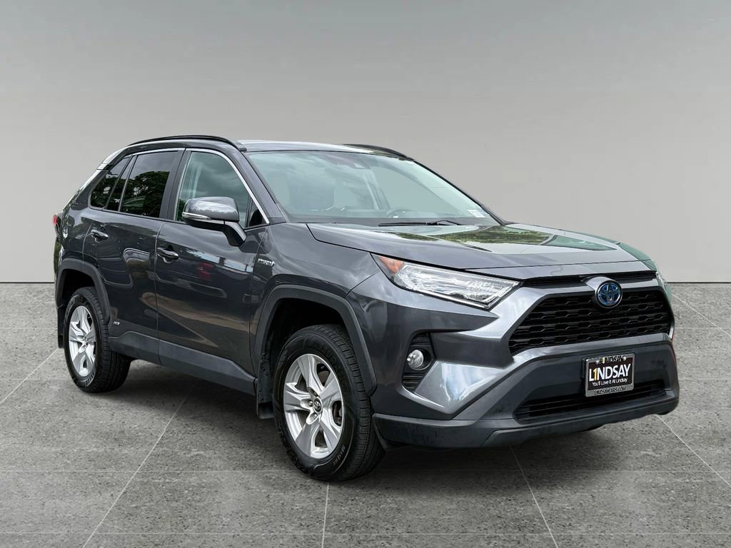 Used 2020 Toyota RAV4 XLE w/ Convenience Package AWD/4WD image 9