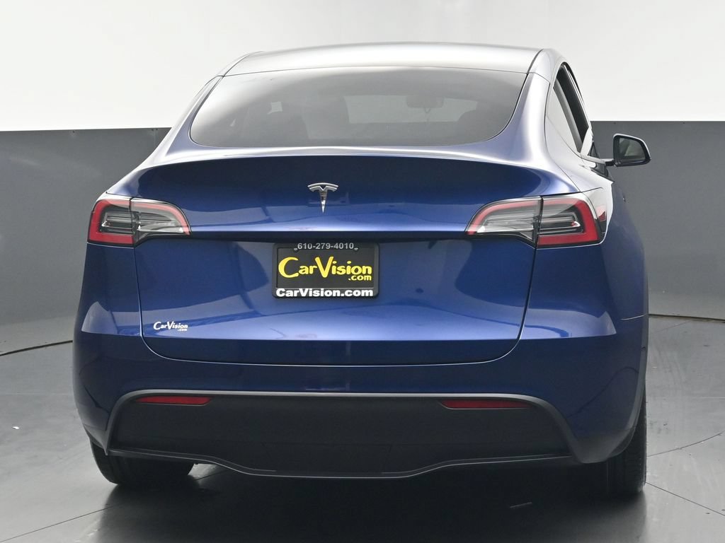 Used 2024 Tesla Model Y 2WD image 3