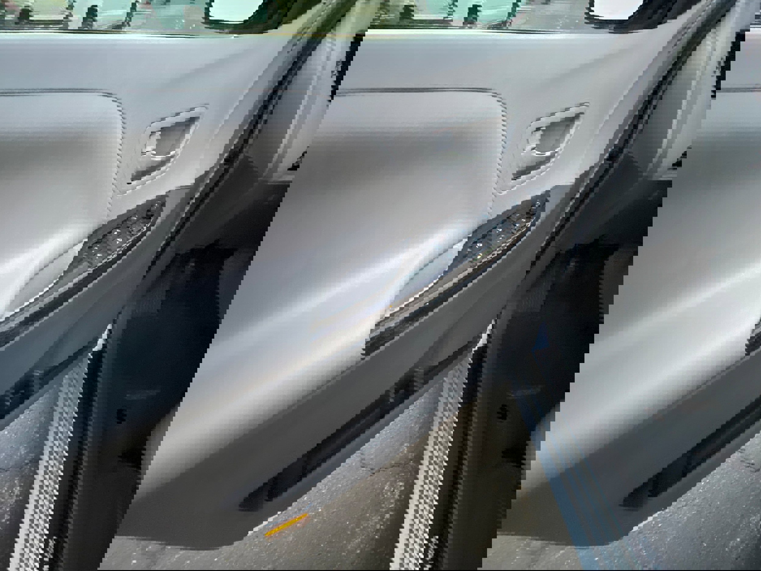 Used 2017 Toyota Sienna XLE image 12