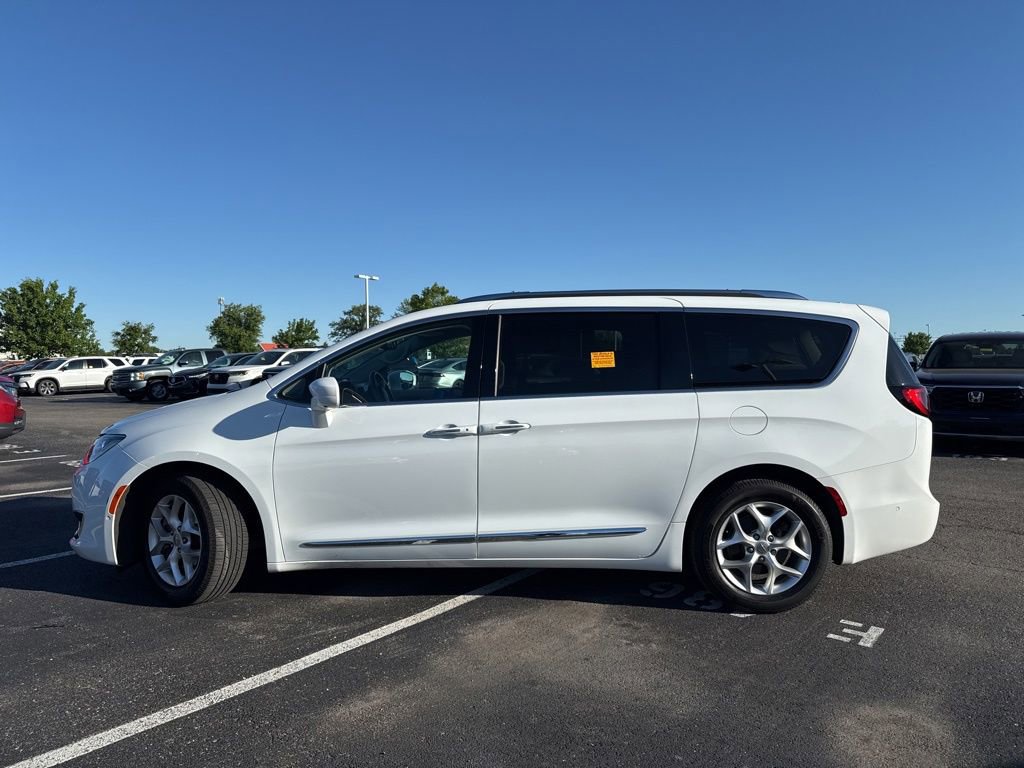 Used 2020 Chrysler Pacifica Touring-L Plus w/ Tire & Wheel Group FWD image 5