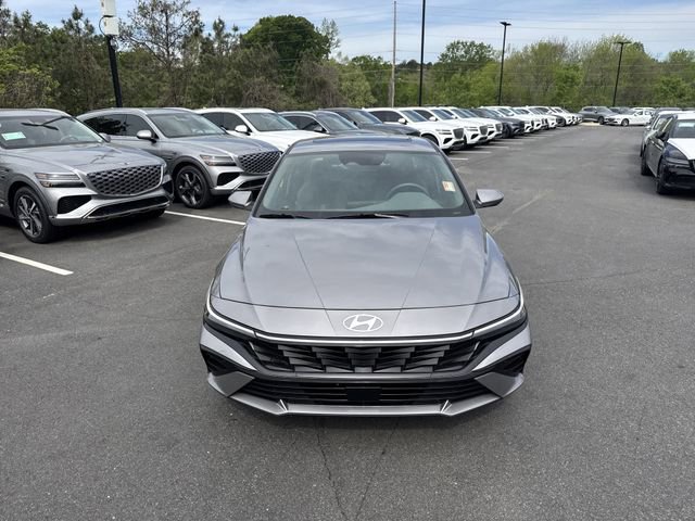 Certified 2025 Hyundai Elantra SEL FWD image 2