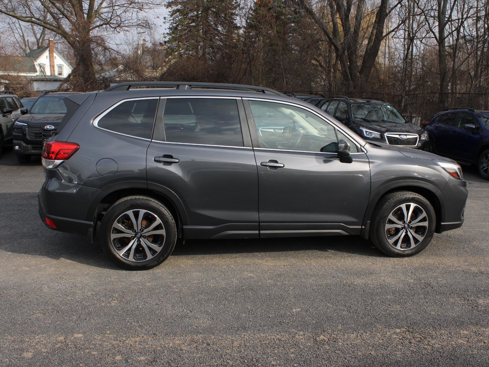 Used 2021 Subaru Forester Limited image 4