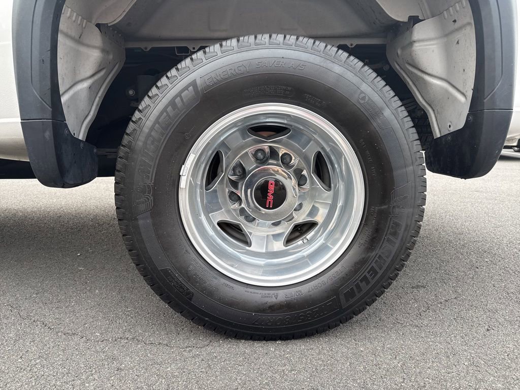 Used 2023 GMC Sierra 3500 Denali image 13