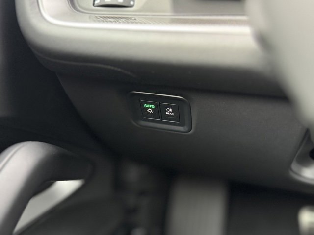 Used 2025 Porsche Cayenne Turbo image 32