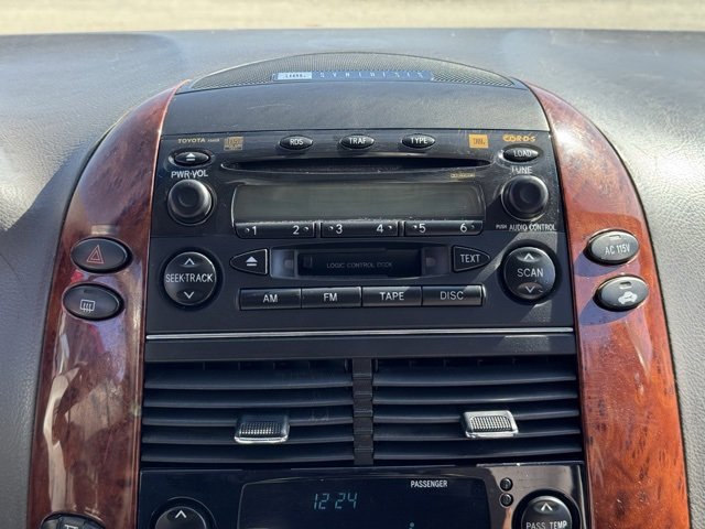 Used 2005 Toyota Sienna XLE image 3