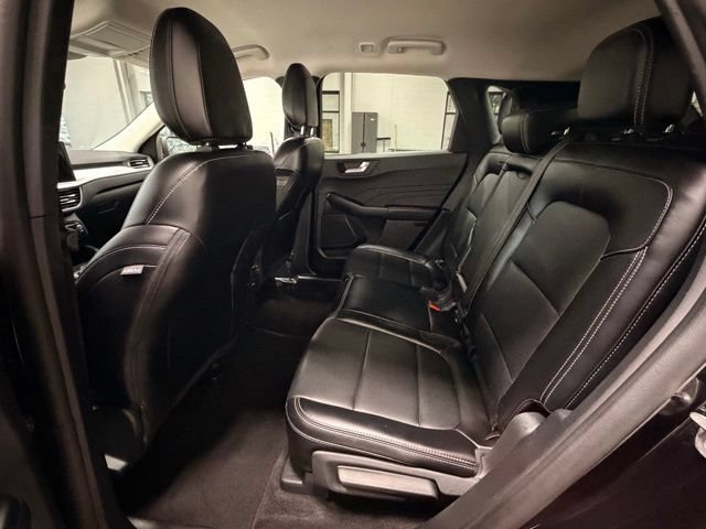 Used 2025 Ford Escape Platinum AWD/4WD image 16