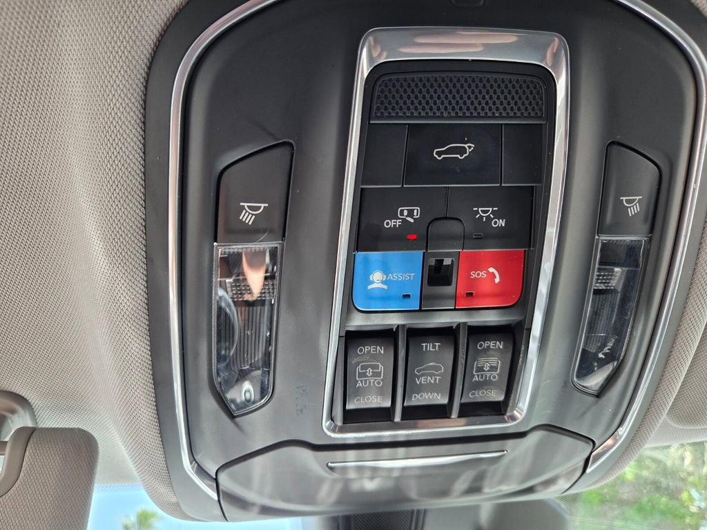 Used 2022 Jeep Grand Cherokee Limited AWD/4WD image 35