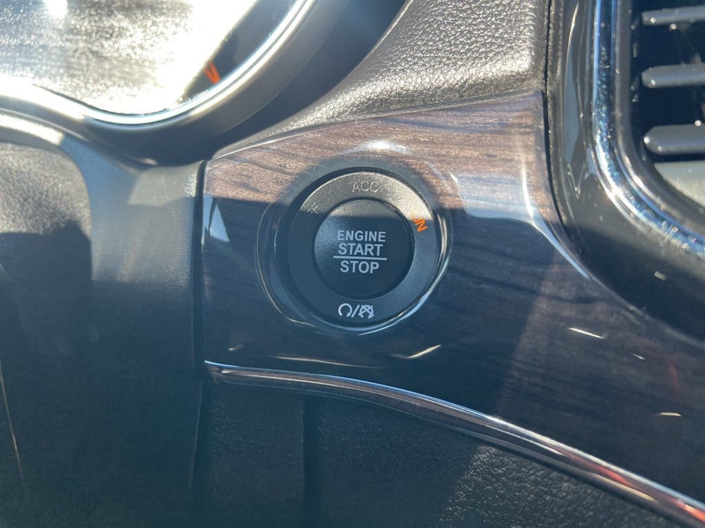 Certified 2021 Jeep Grand Cherokee Overland image 28