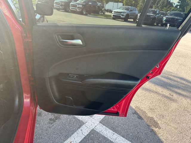 Used 2018 Dodge Charger SXT w/ Blacktop Package RWD image 22